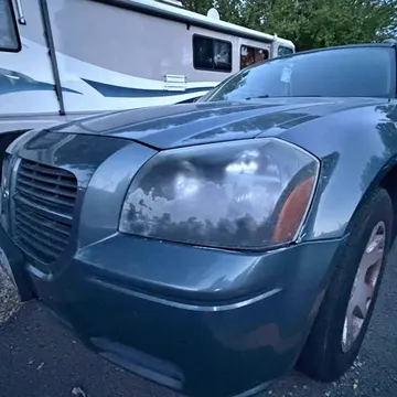 2005 Dodge Magnum SXT Sport Wagon 4D