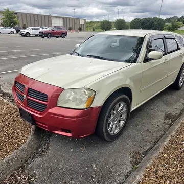 2005 Dodge Magnum SXT Sport Wagon 4D
