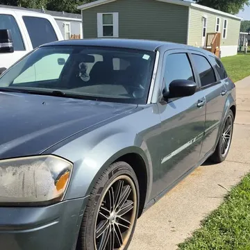 2005 Dodge Magnum SXT Sport Wagon 4D