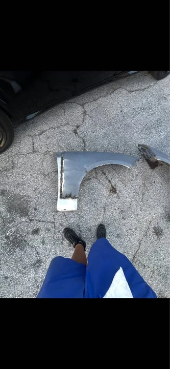 2005 Dodge Magnum 2nd Gen Wagon - Image 6 of 10