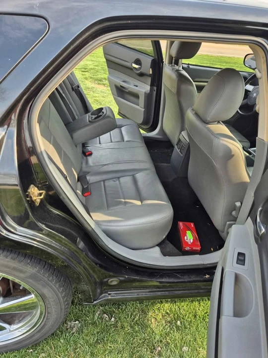 2005 Dodge Magnum 2nd Gen Wagon - Image 5 of 8