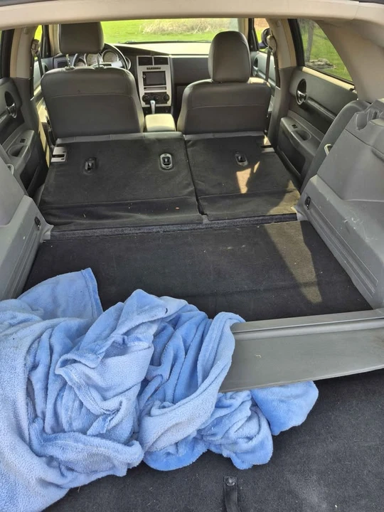 2005 Dodge Magnum 2nd Gen Wagon - Image 8 of 8