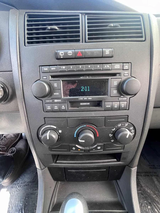 2005 Dodge Magnum 2nd Gen Wagon - Image 15 of 19