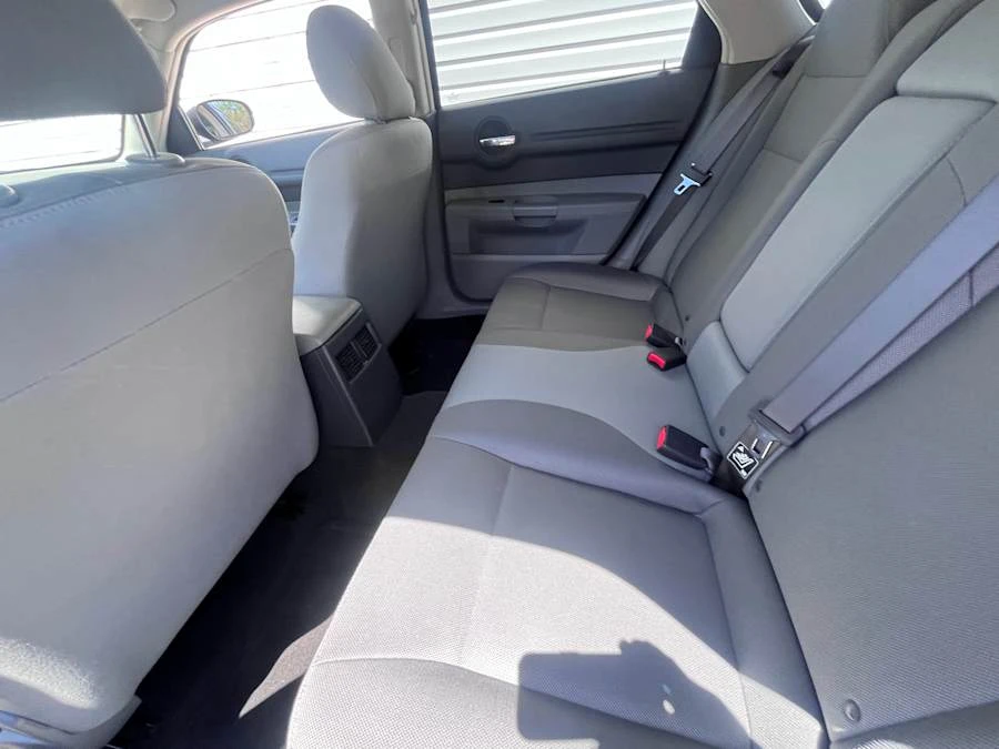 2005 Dodge Magnum 2nd Gen Wagon - Image 11 of 19