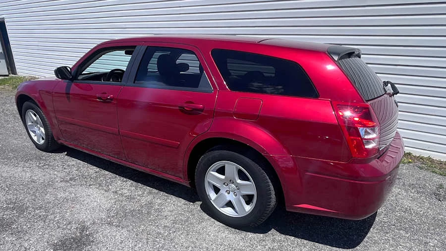2005 Dodge Magnum 2nd Gen Wagon - Image 3 of 19