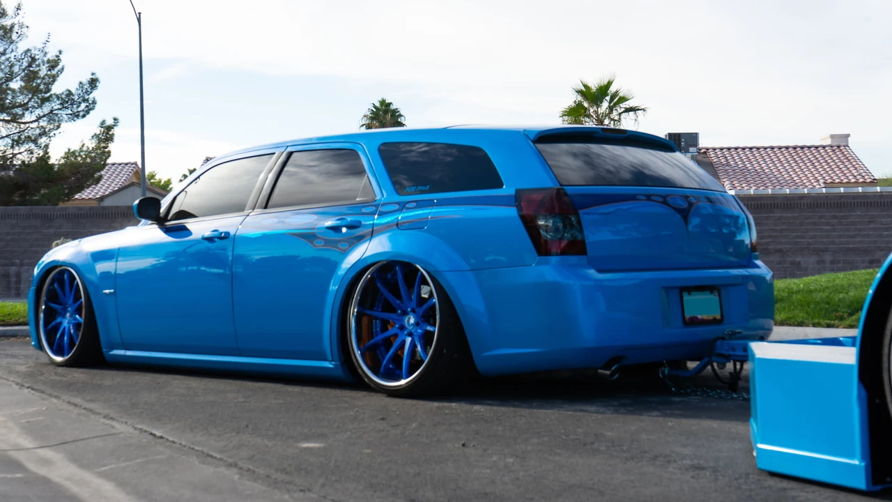 2005 Dodge Magnum 2nd Gen Wagon - Image 3 of 31
