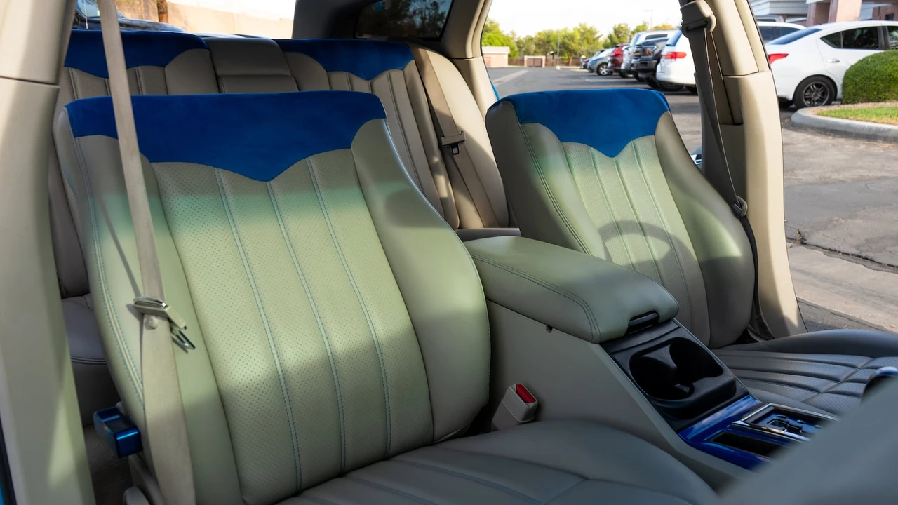 2005 Dodge Magnum 2nd Gen Wagon - Image 10 of 31