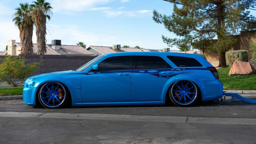 2005 Dodge Magnum 2nd Gen Wagon - Image 2 of 31