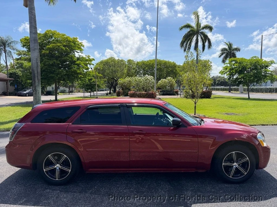 2005 Dodge Magnum 2nd Gen Wagon - Image 6 of 12