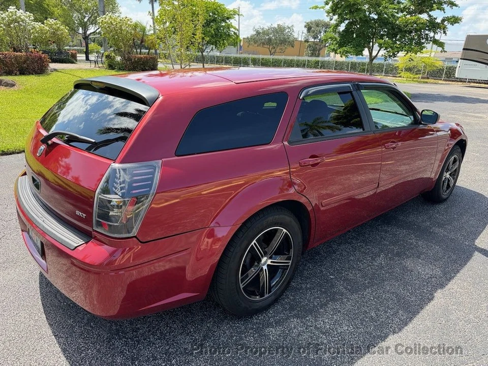 2005 Dodge Magnum 2nd Gen Wagon - Image 4 of 12