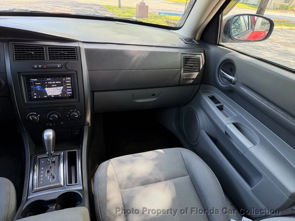 2005 Dodge Magnum 2nd Gen Wagon - Image 8 of 12