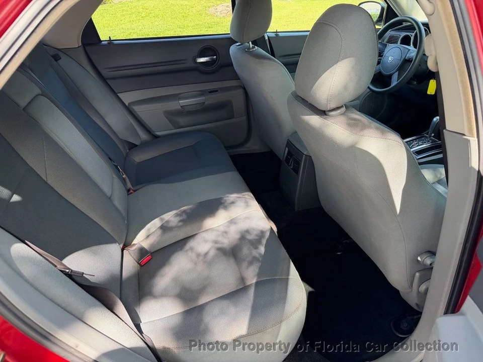 2005 Dodge Magnum 2nd Gen Wagon - Image 11 of 12