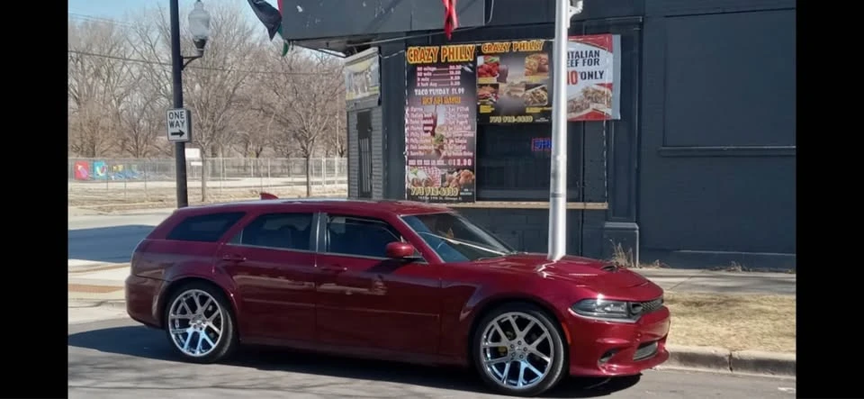 2005 Dodge Magnum 2nd Gen Wagon - Image 3 of 9