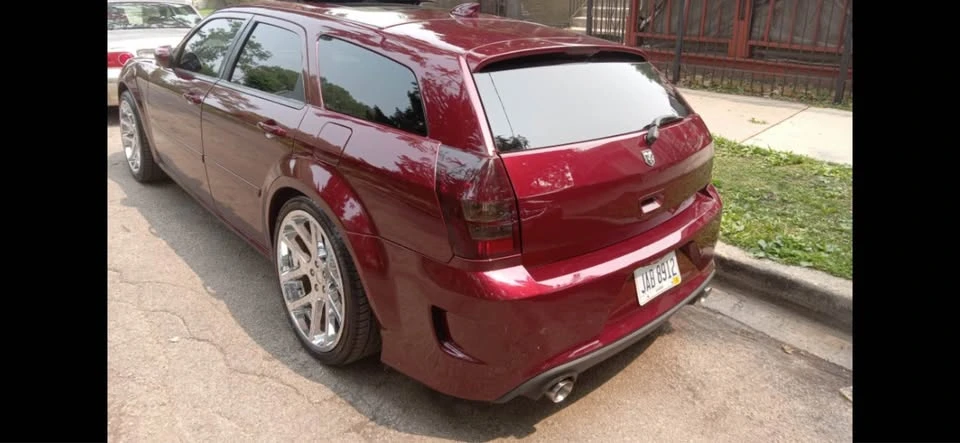 2005 Dodge Magnum 2nd Gen Wagon - Image 4 of 9