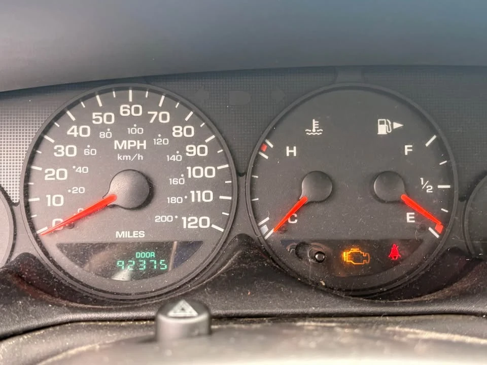 2005 Dodge Neon - Image 3 of 6