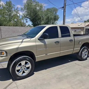 2005 Dodge Ram 1500 Crew Cab SLT Pickup 4D 5 1/2 ft