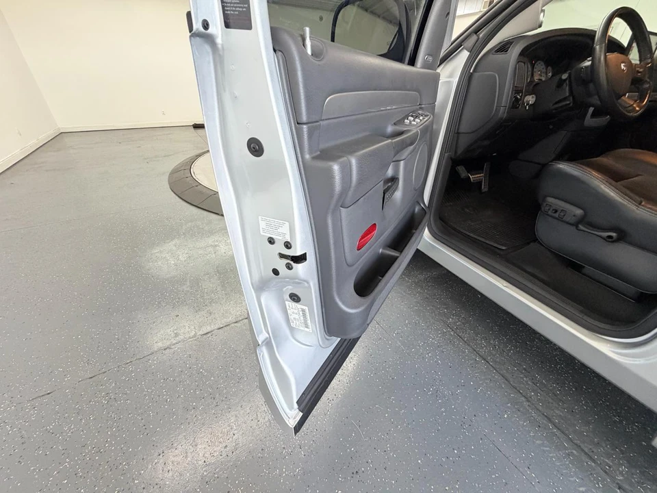 2005 Dodge Ram SRT-10 3rd Gen - Image 27 of 31