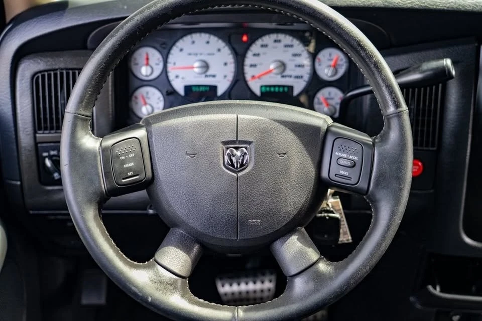 2005 Dodge Ram SRT-10 3rd Gen - Image 14 of 18
