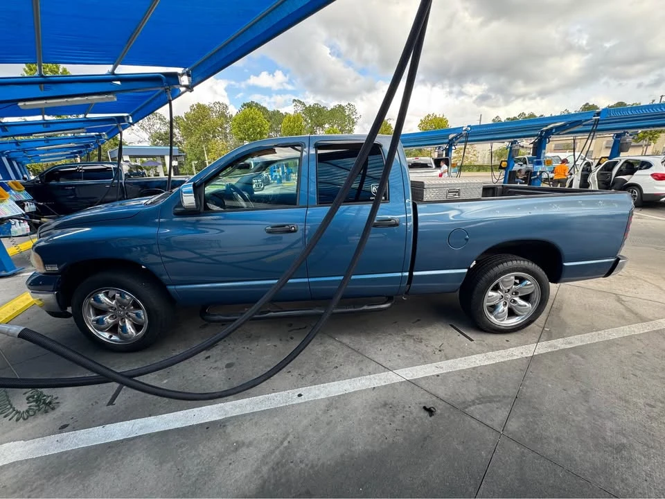 2005 Dodge Ramcharger - Image 11 of 12