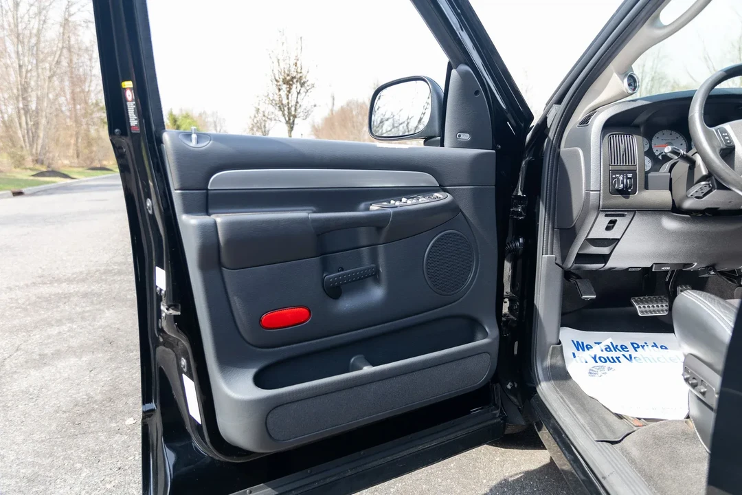 2005 Dodge Ram SRT-10 3rd Gen - Image 29 of 31