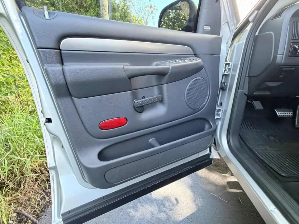 2005 Dodge Ram SRT-10 3rd Gen - Image 16 of 31