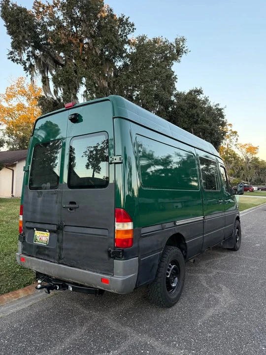 2005 Dodge Ram Van - Image 2 of 15