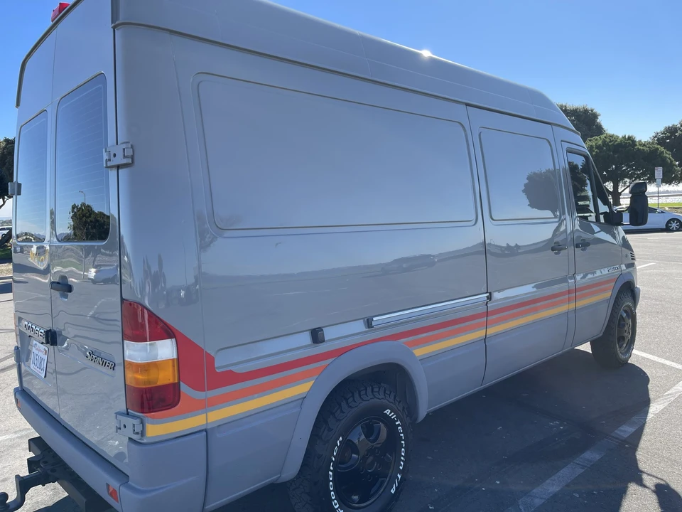 2005 Mercedes-Benz T1N Sprinter - Image 10 of 31