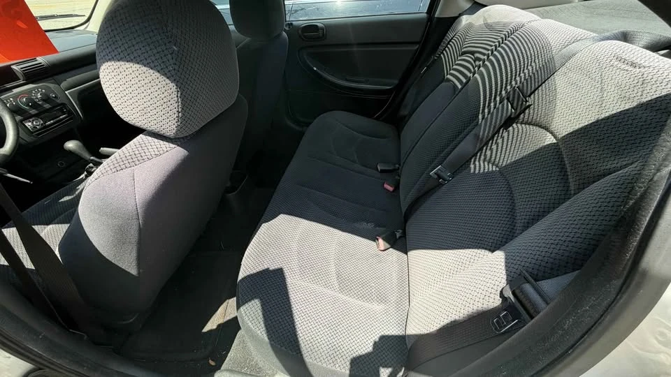 2005 Dodge Stratus - Image 3 of 4