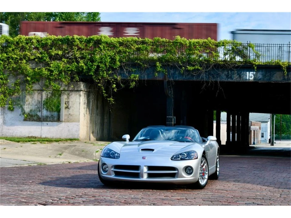 2005 Dodge Viper 3rd Gen - Image 2 of 31