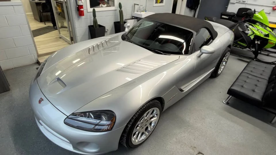 2005 Dodge Viper - Image 2 of 20