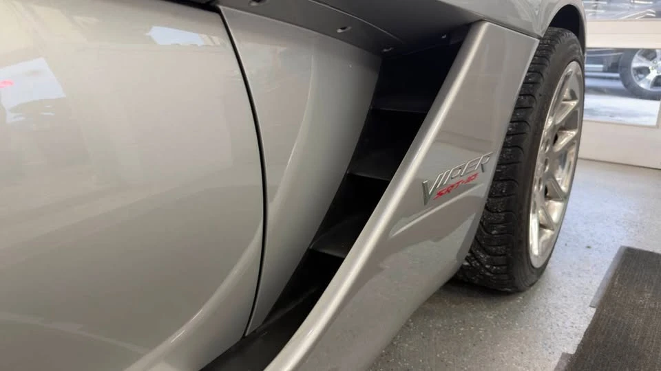 2005 Dodge Viper - Image 8 of 20