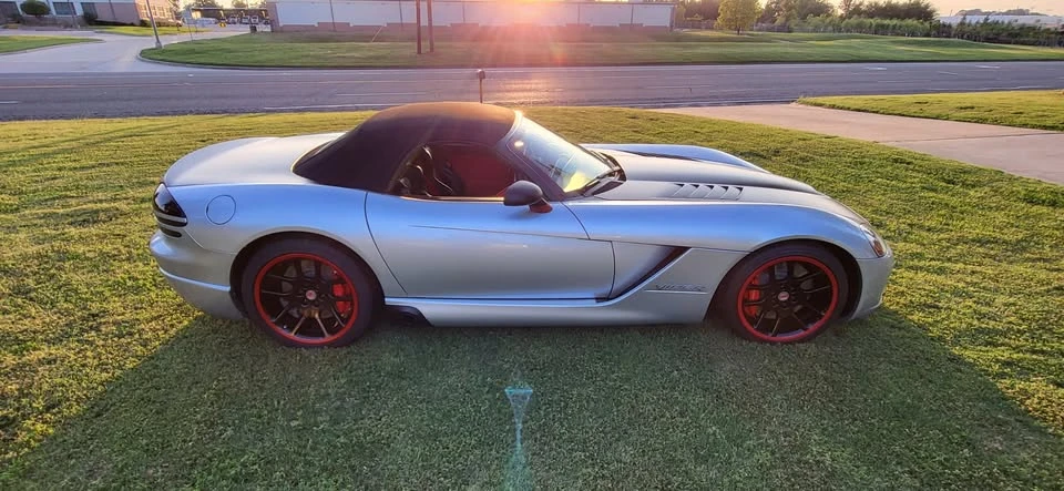 2005 Dodge Viper 3rd Gen - Image 2 of 20