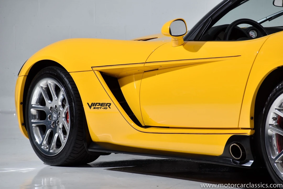 2005 Dodge Viper 3rd Gen - Image 5 of 13