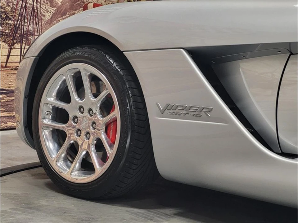 2005 Dodge Viper 3rd Gen - Image 9 of 31