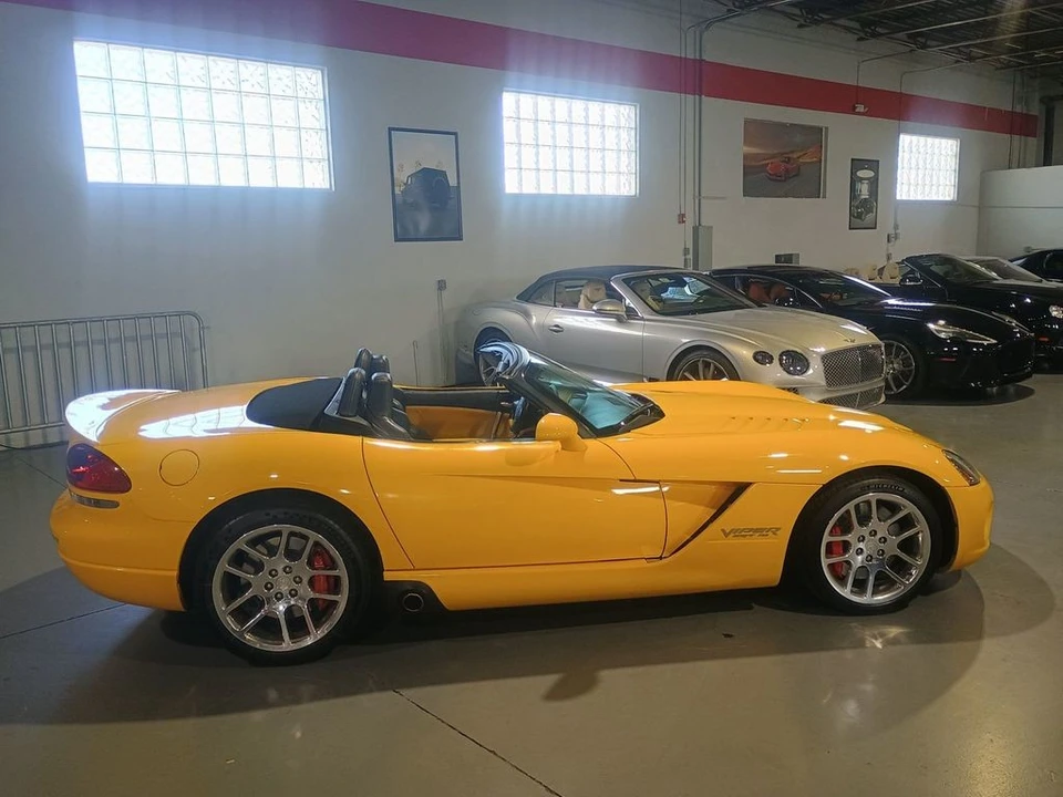 2005 Dodge Viper 3rd Gen - Image 9 of 12
