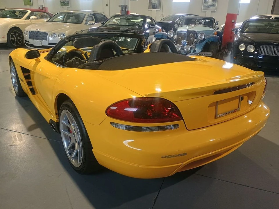 2005 Dodge Viper 3rd Gen - Image 4 of 12