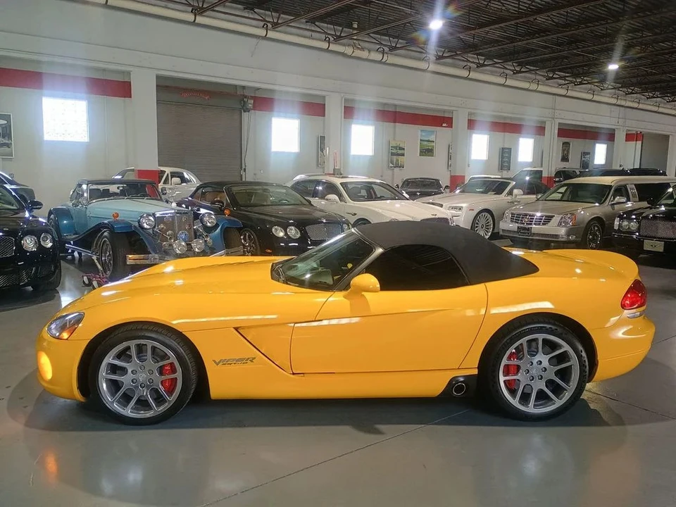 2005 Dodge Viper 3rd Gen - Image 2 of 12
