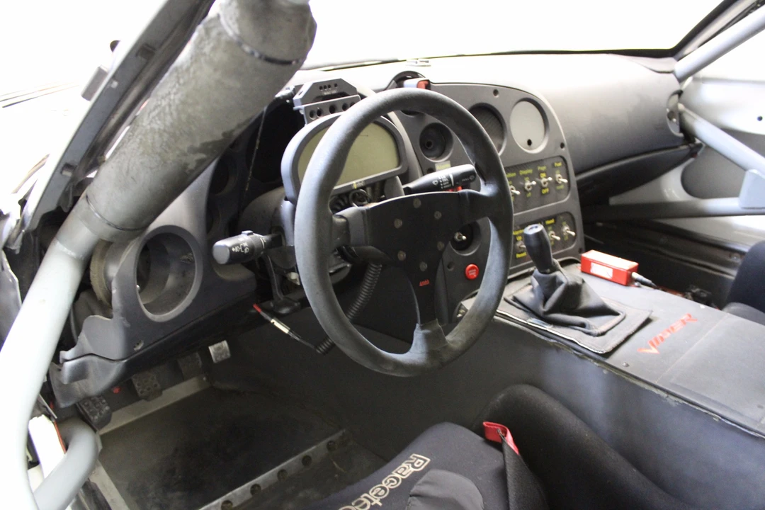 2005 Dodge Viper 3rd Gen - Image 16 of 24