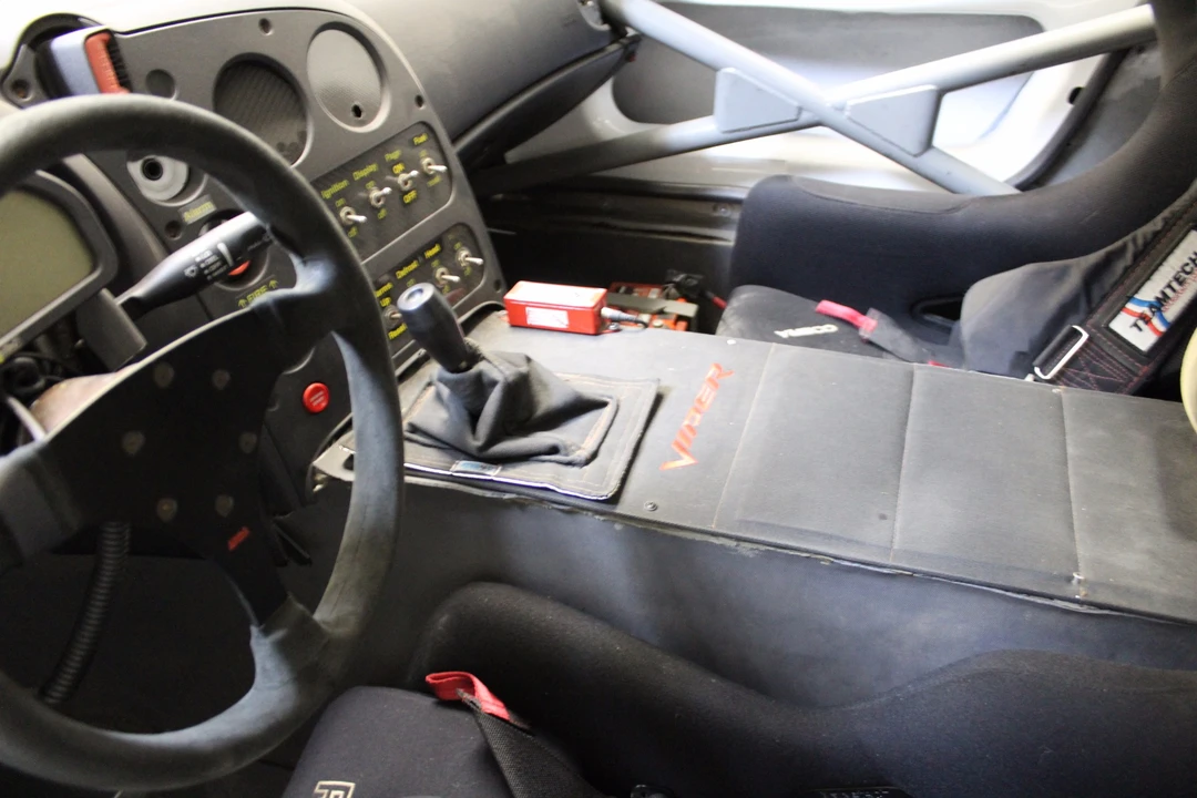 2005 Dodge Viper 3rd Gen - Image 17 of 24