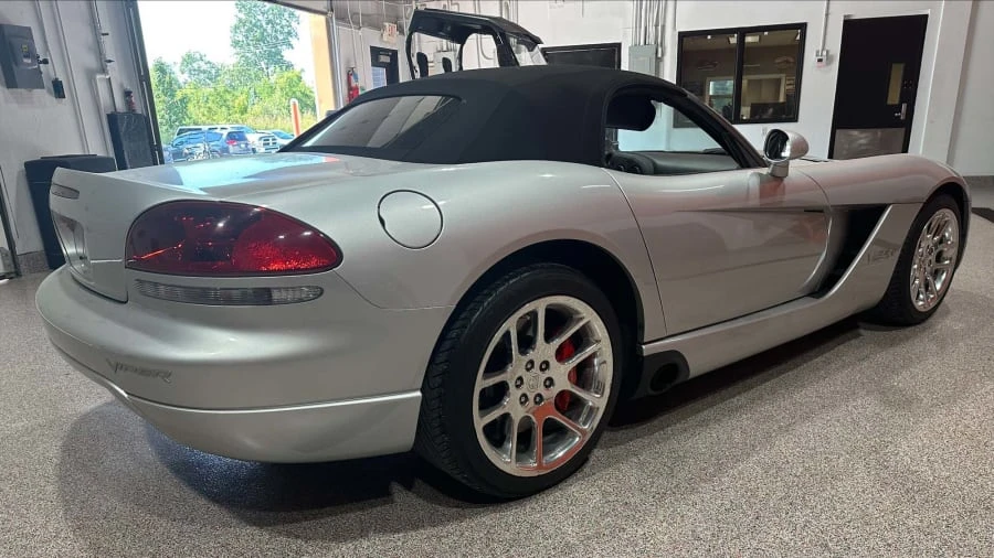 2005 Dodge Viper 3rd Gen - Image 2 of 13