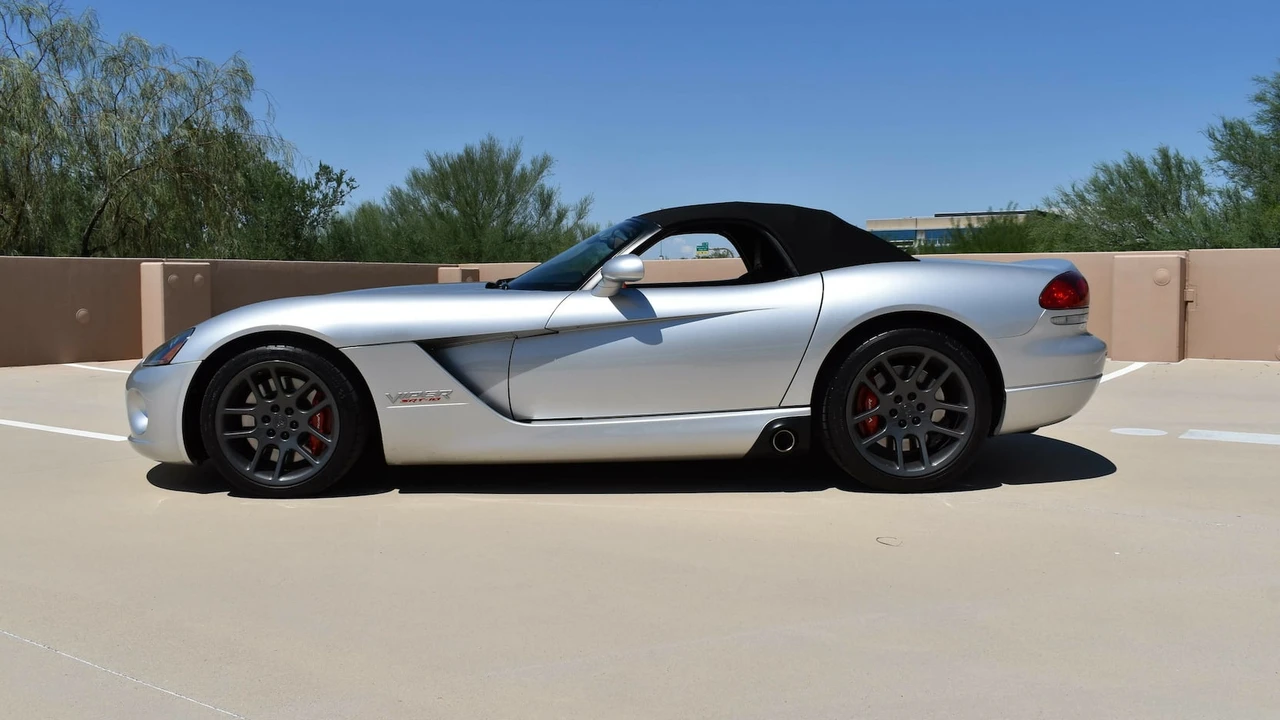 2005 Dodge Viper 3rd Gen - Image 2 of 11