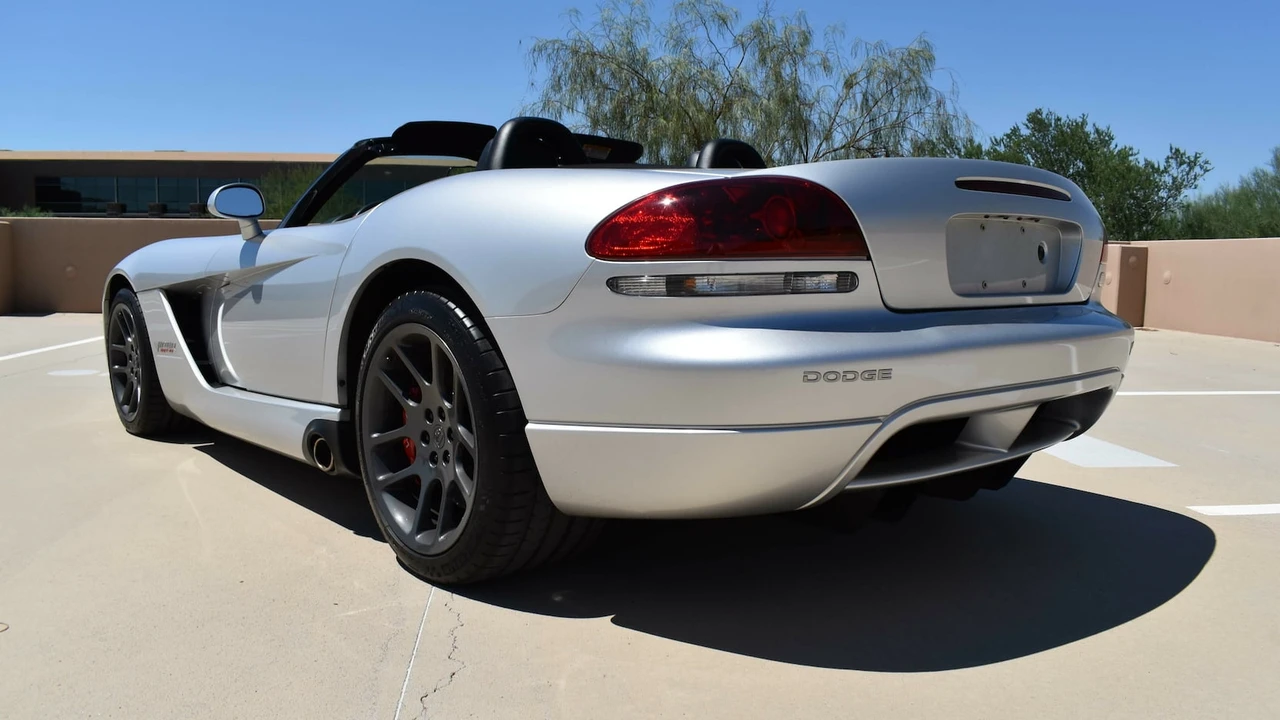 2005 Dodge Viper 3rd Gen - Image 3 of 11