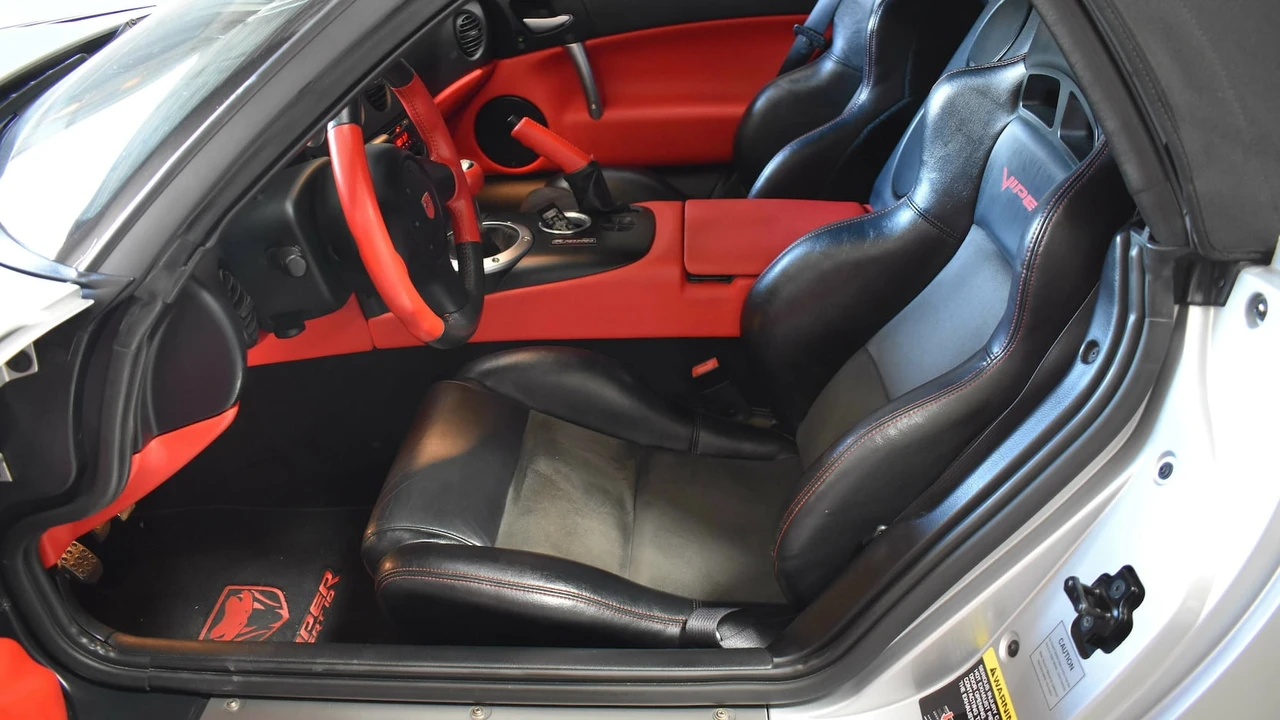 2005 Dodge Viper 3rd Gen - Image 4 of 11