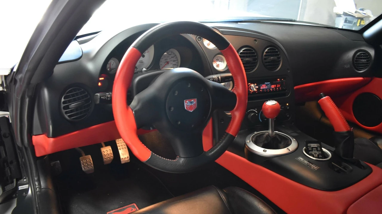 2005 Dodge Viper 3rd Gen - Image 5 of 11