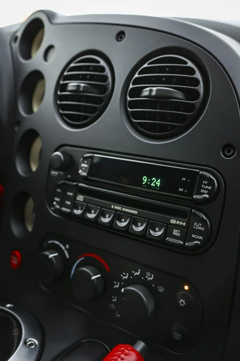 2005 Dodge Viper 3rd Gen - Image 23 of 31