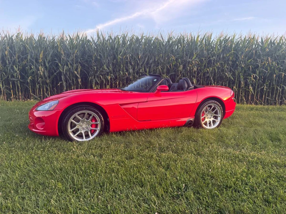 2005 Dodge Viper 3rd Gen - Image 2 of 9