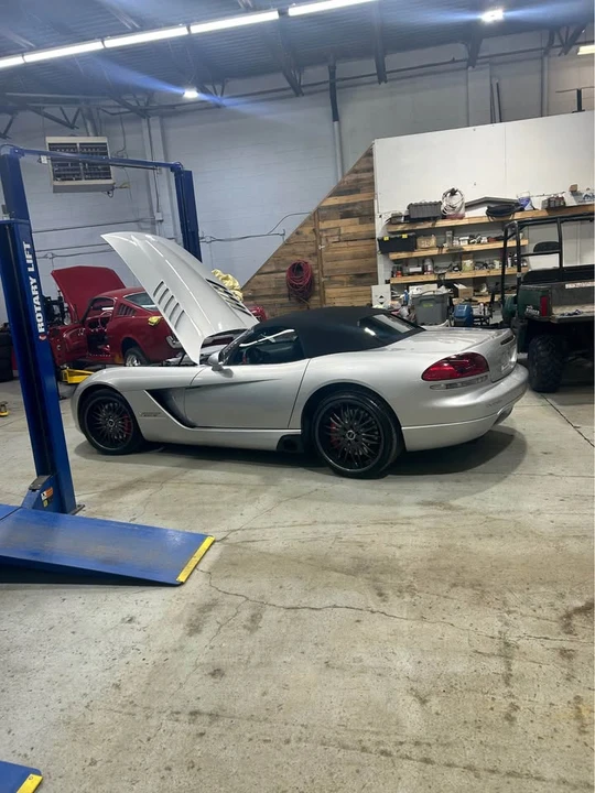 2005 Dodge Viper 3rd Gen - Image 2 of 5