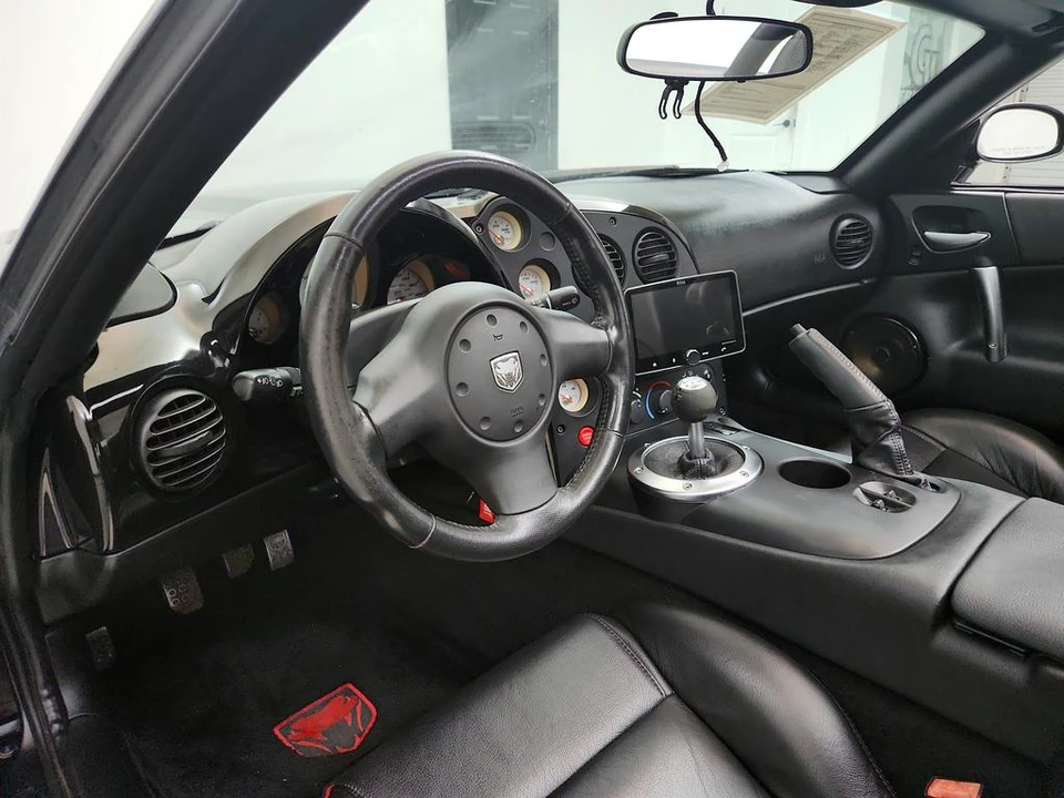 2005 Dodge Viper 3rd Gen - Image 14 of 31