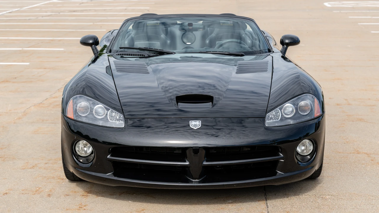 2005 Dodge Viper 3rd Gen - Image 2 of 31