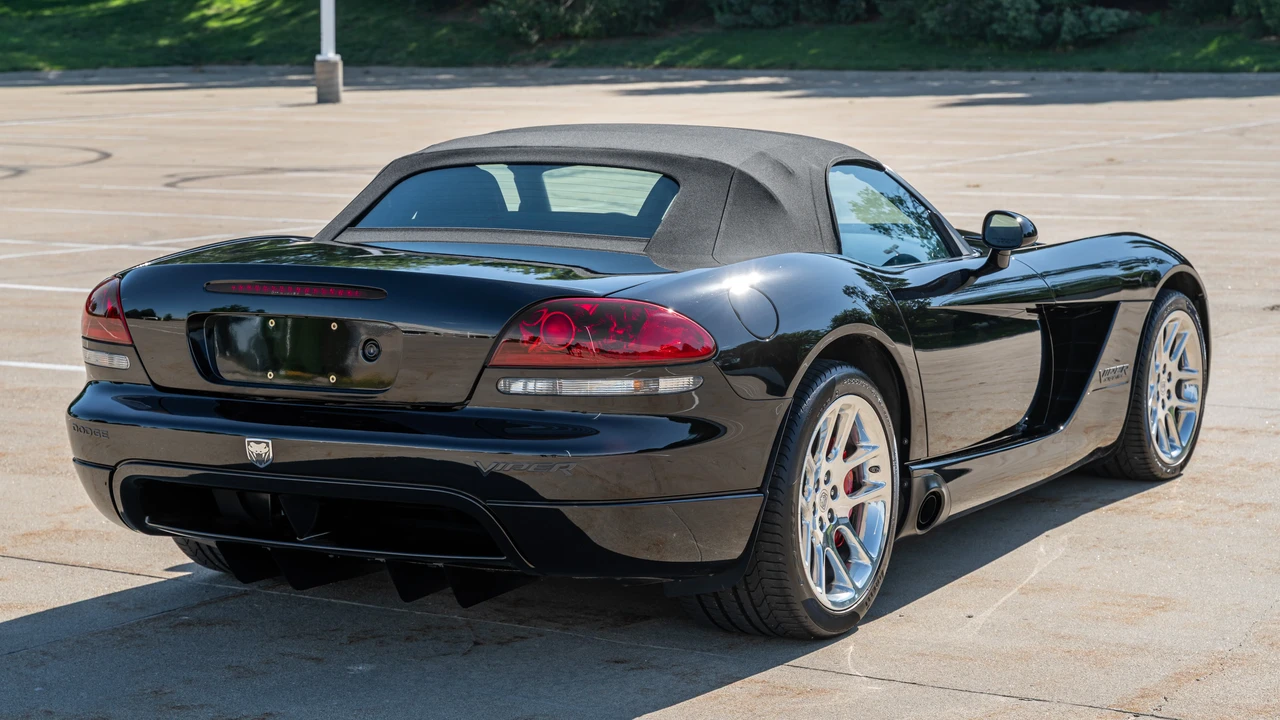 2005 Dodge Viper 3rd Gen - Image 13 of 31